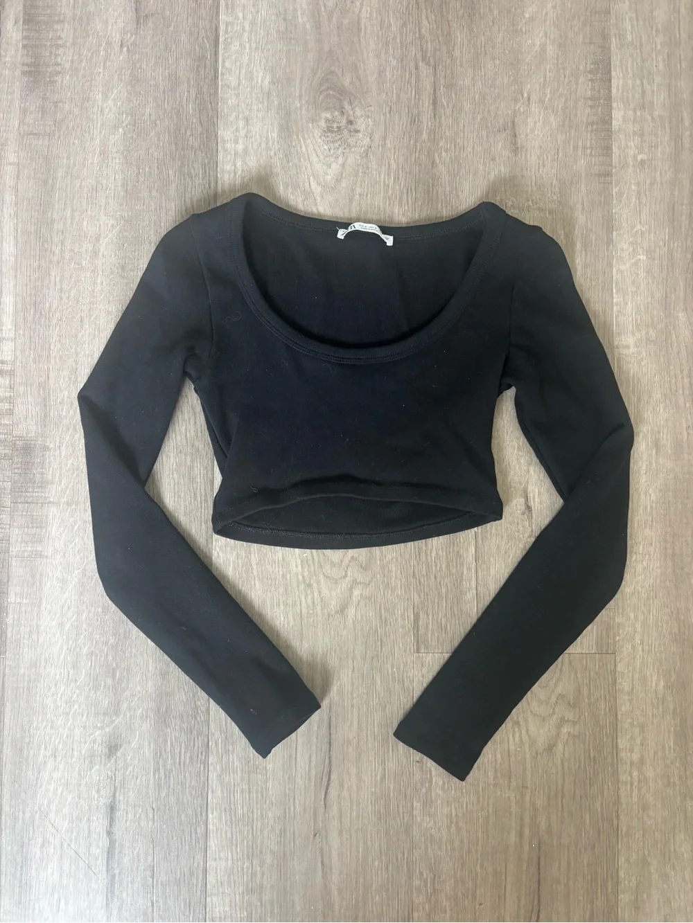 Zara Super Cropped Long Sleeve Top